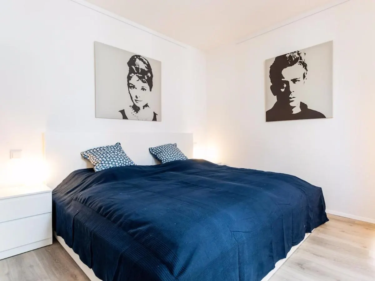 Homefy Oldtown Apartment - 6 People - 2 Bath - Balcony - Top Location Dusseldorf