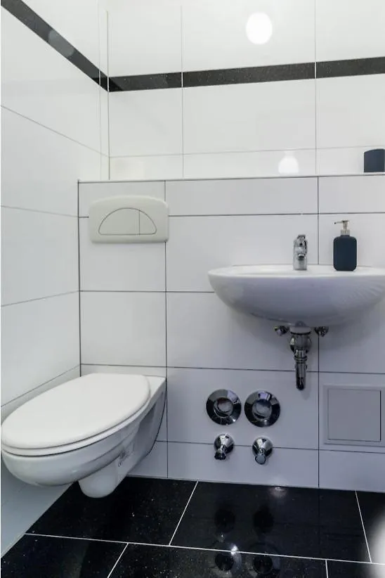 Homefy Oldtown Apartment - 6 People - 2 Bath - Balcony - Top Location Dusseldorf 0*,  Germany